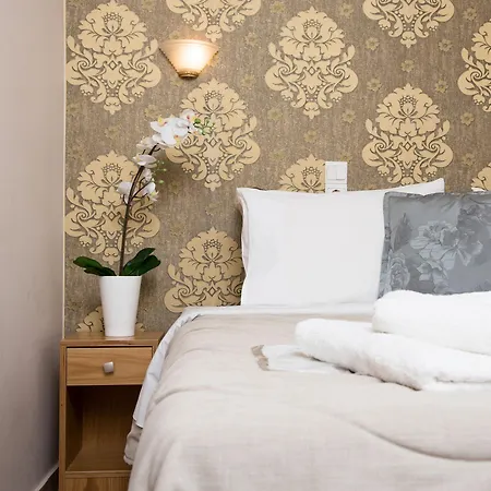 מלון Tsikeli Boutique Meteora - Adults Friendly 3*