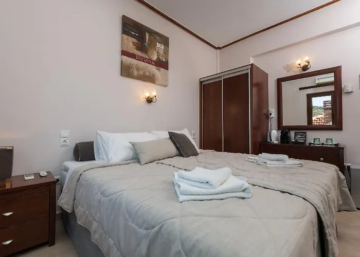 מלון Tsikeli Boutique Meteora - Adults Friendly 3*